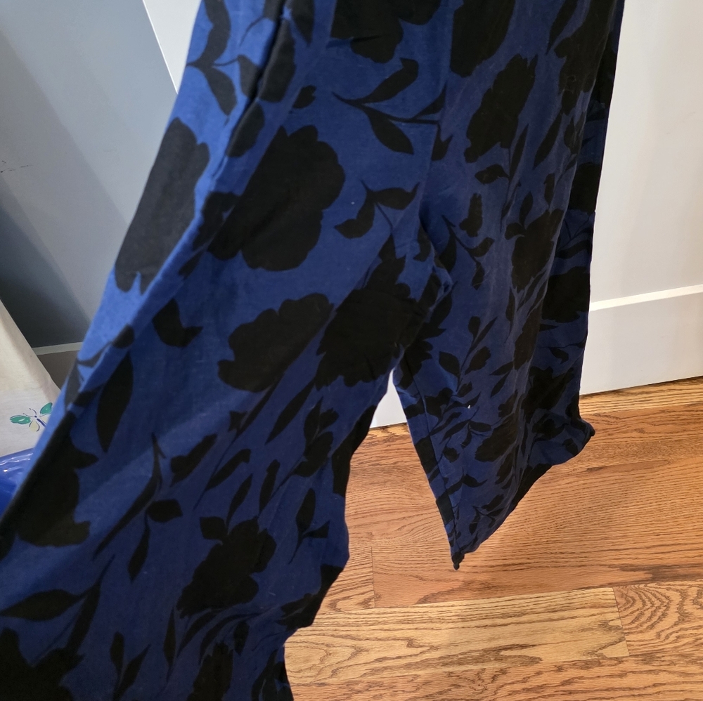 Elegant Blue and Black One-Shoulder Jumpsuit - Picture 3 of 3